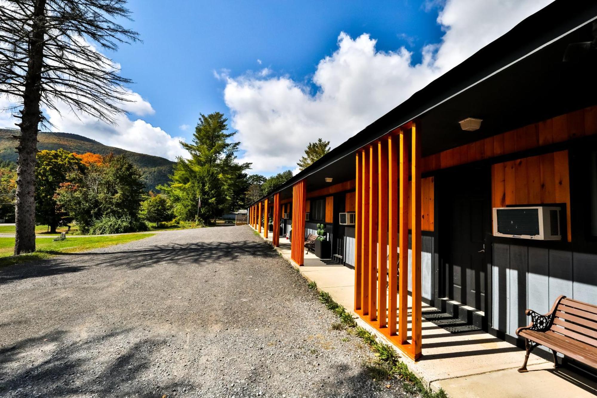 Matterhorns Hunter Lodge Exterior photo